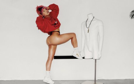 Miss Charlie Pearl star sexy pic