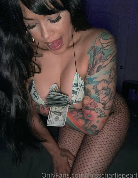 Miss Charlie Pearl naked model archive