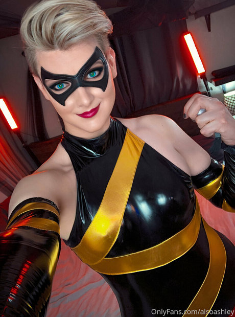 AlsoAshley porn model pics