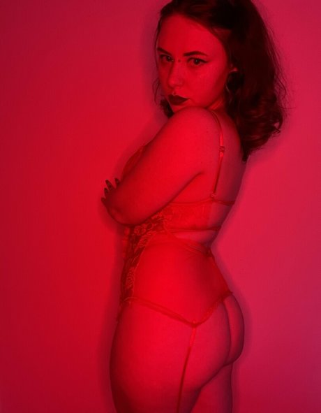 sewergirl star top photo