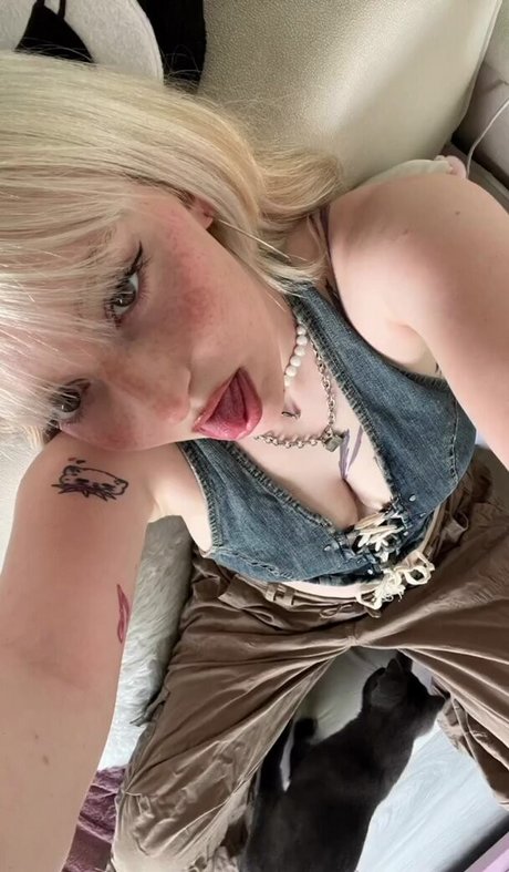 ilayserah erotic star img