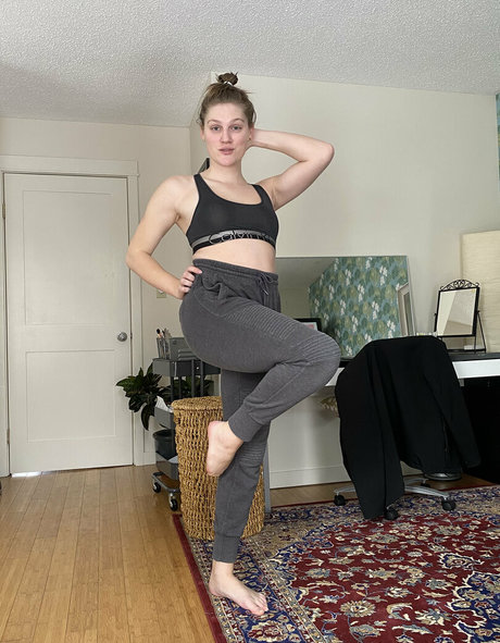 somelittlecrumbs model hd photo