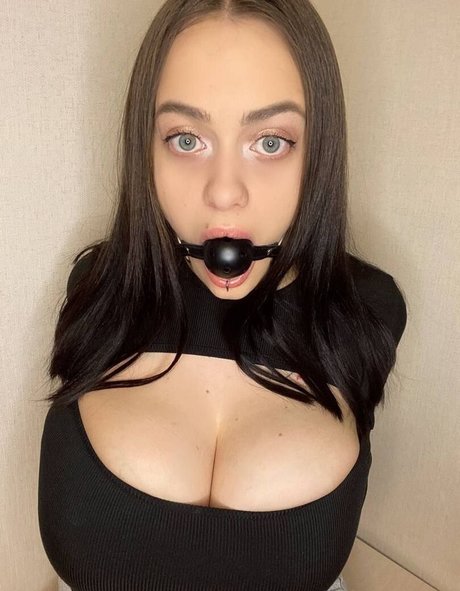 KiraClark pornstar xxx archive