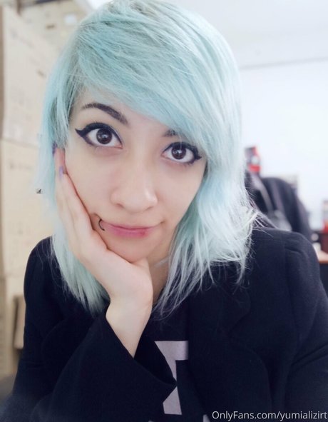 yumializirt profile pic