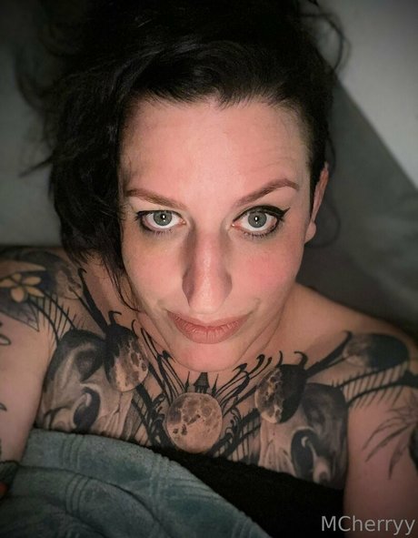 mcherryyy hot pornstar image