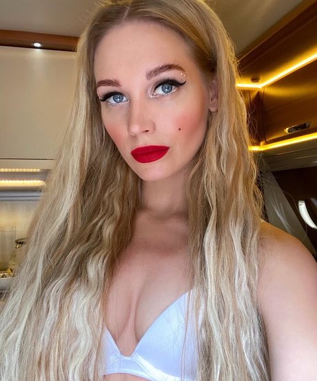 Kristina Asmus best model pics