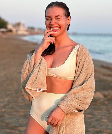 Kristina Asmus star picture