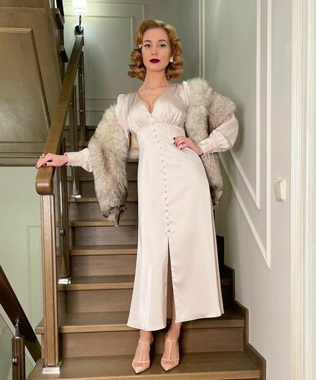 Kristina Asmus beautiful actress image