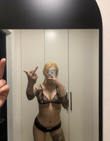 Jee i queen_ star naked image