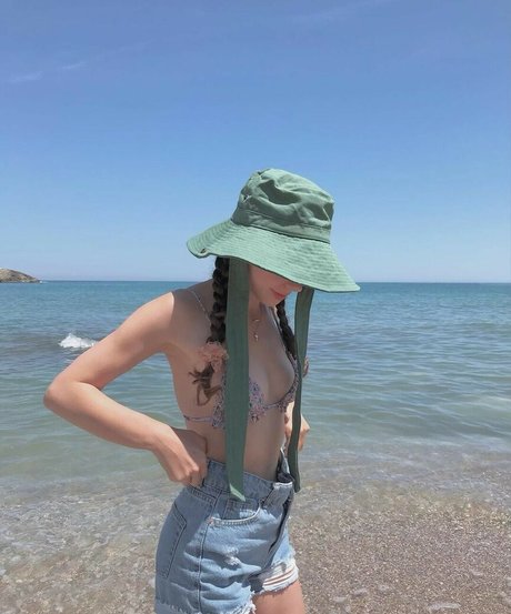 Meltem Koc star erotic photo