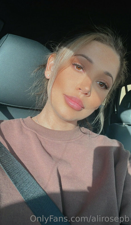 AliRosePB nude star image