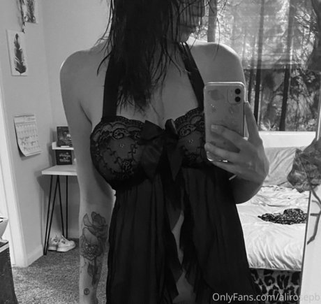 AliRosePB nudes pornstar photo
