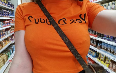 carlyraesummers naked actress picture