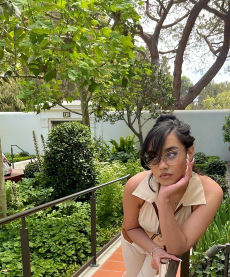 itsqueennovaa pretty actress img