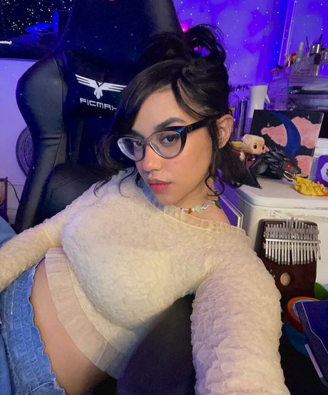 itsqueennovaa nude star pic