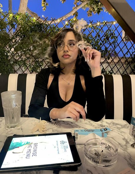 itsqueennovaa pornstar exclusive pics