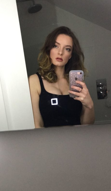 Dakota Blue Richards porn model image