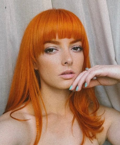 Dakota Blue Richards art star pic