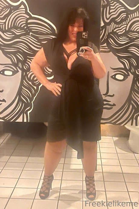 Freekielikeme hot model img