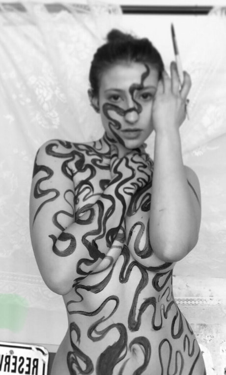 Lauren Frank model img