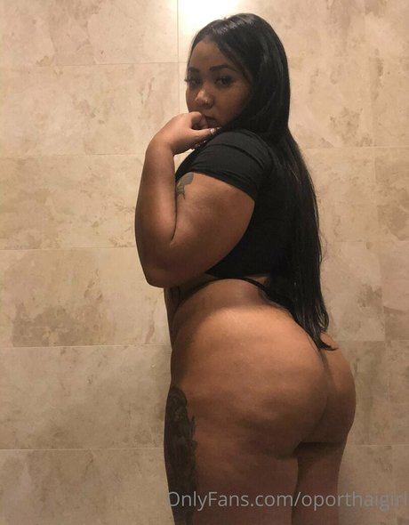 oporthaigirl model erotic galleries