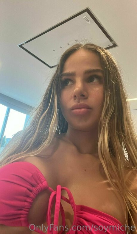 Martii Soymiche hot model img