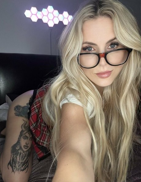 Theleaway pornstar sexy image