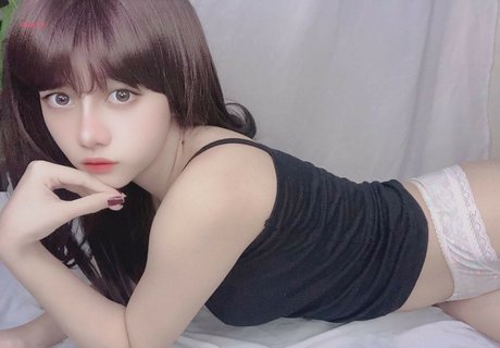 Violet Airis perfect actress picture