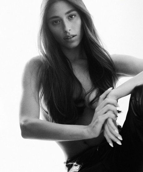 Avital Shwartz pretty model pics