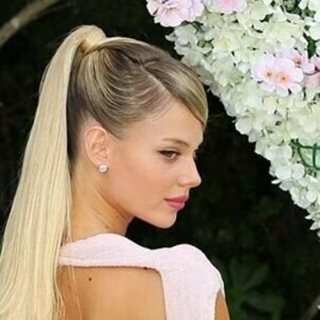 Bar Zomer pornstar pretty pic