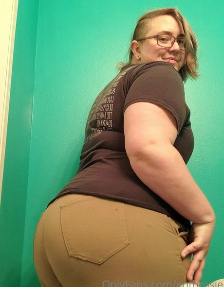 gothrosie nudes model img