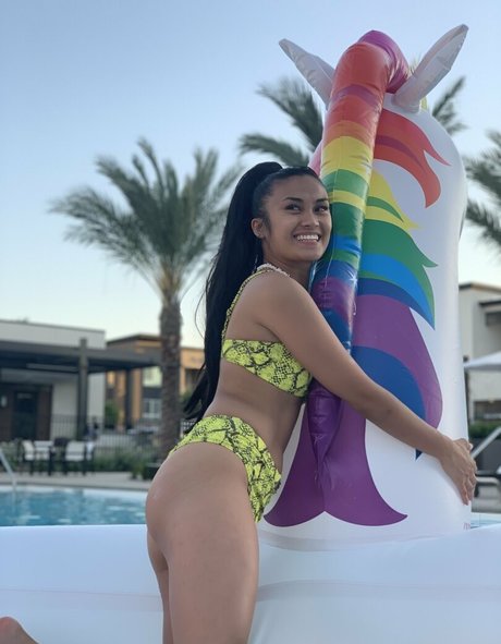 sunshinesina model high quality photos