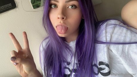 alignedbyjuniper naked pornstar picture