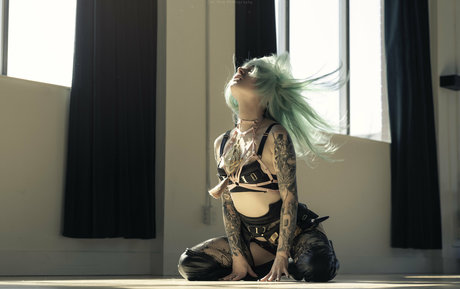 freepoisonne actress pics