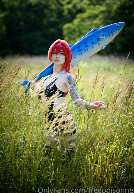 freepoisonne xxx model photos