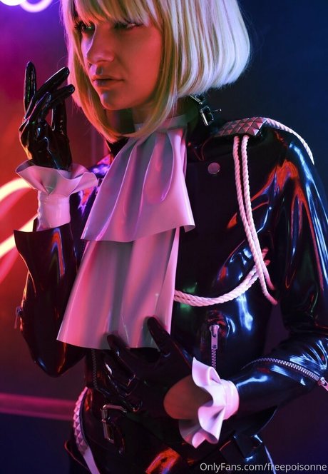 freepoisonne erotic star pictures