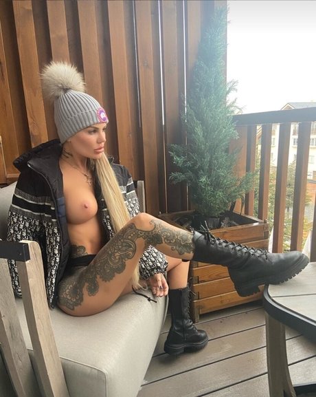 Chantelle Connelly free star gallery