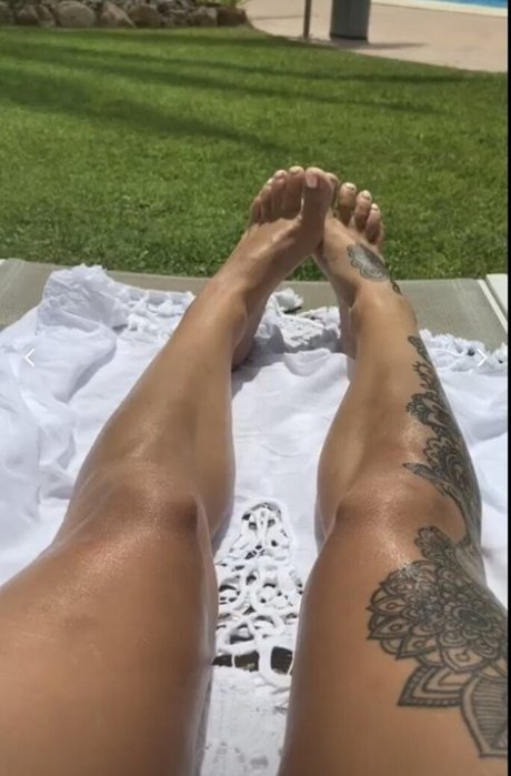 Chantelle Connelly top model pictures