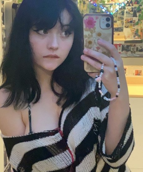 em0 wannab actress photos