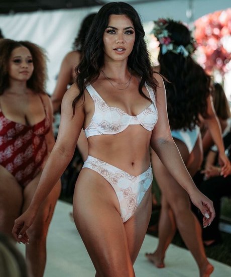 Kama Dung erotic actress pic