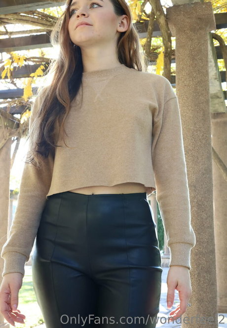 wonderfeel2 model nice pictures