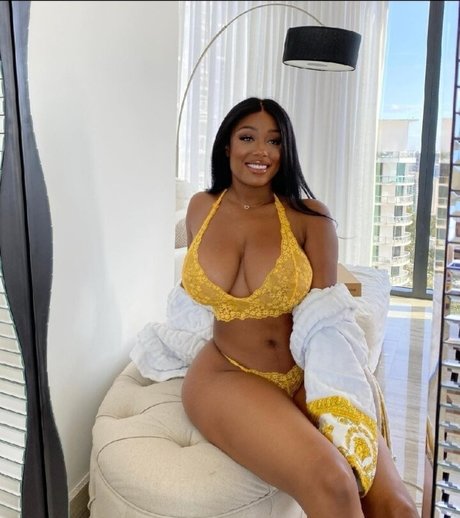 Vivi Panamera thumbnail