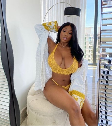 Vivi Panamera top model gallery