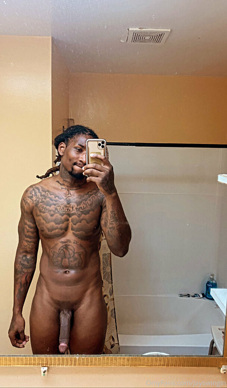 jayswingin naked model pic