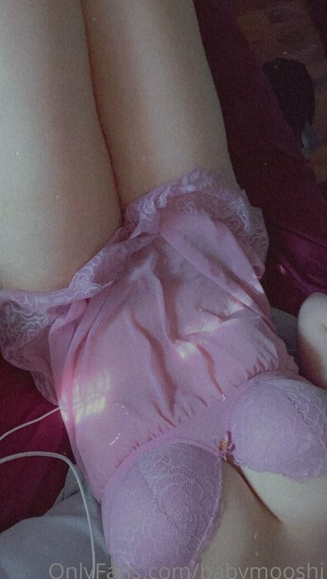 babymooshi star naked gallery