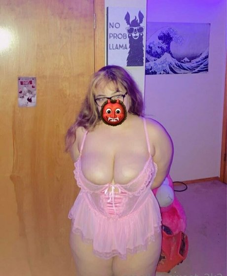 smoll n sweet 2k2 exclusive actress image