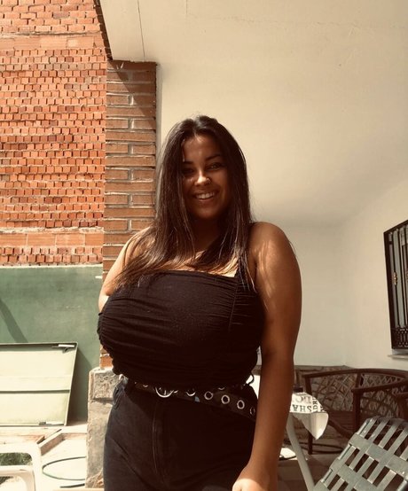 Anneris18 pretty model photo