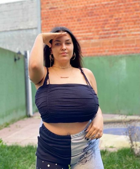 Anneris18 pornstar nude photos