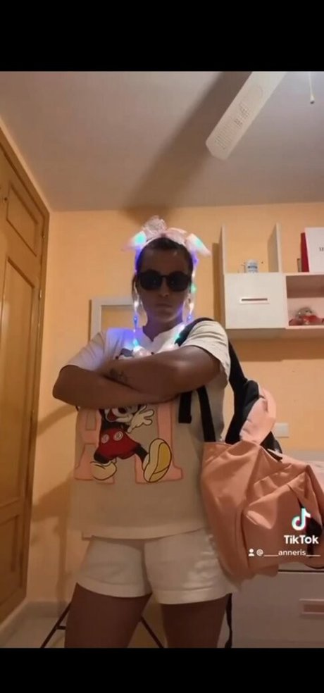 Anneris18 model pretty photo