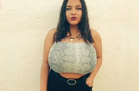 Anneris18 pornstar sexy pic